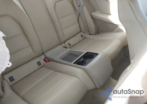 2012 Mercedes-Benz C 250 z USA, uszkodzony, nr VIN WDDGJ4HB5CF772865